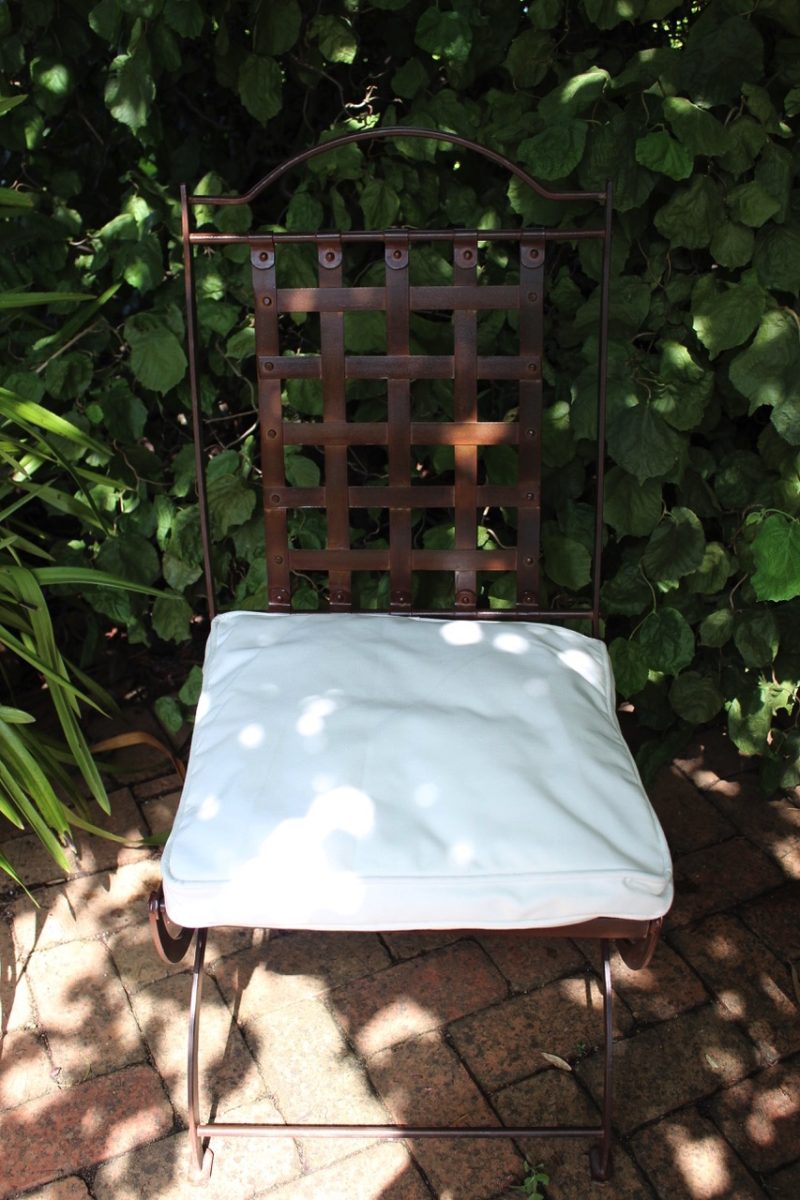 wrought iron chair with seat cushion